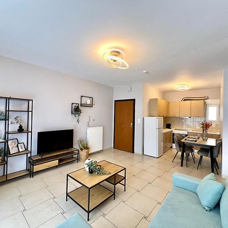 P Deluxe Suites Β4 Неа Миханиона Екстериор снимка