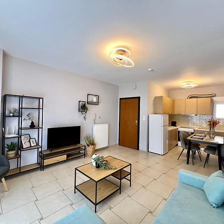 P Deluxe Suites Β4 Неа Миханиона Екстериор снимка