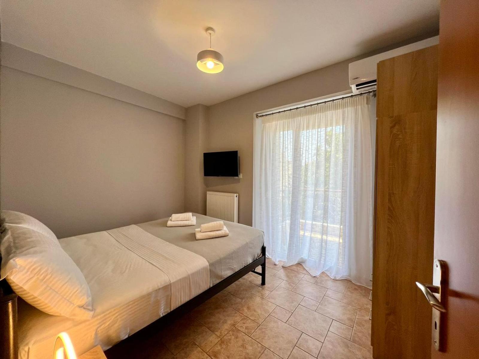 P Deluxe Suites Β4 Неа Миханиона Екстериор снимка