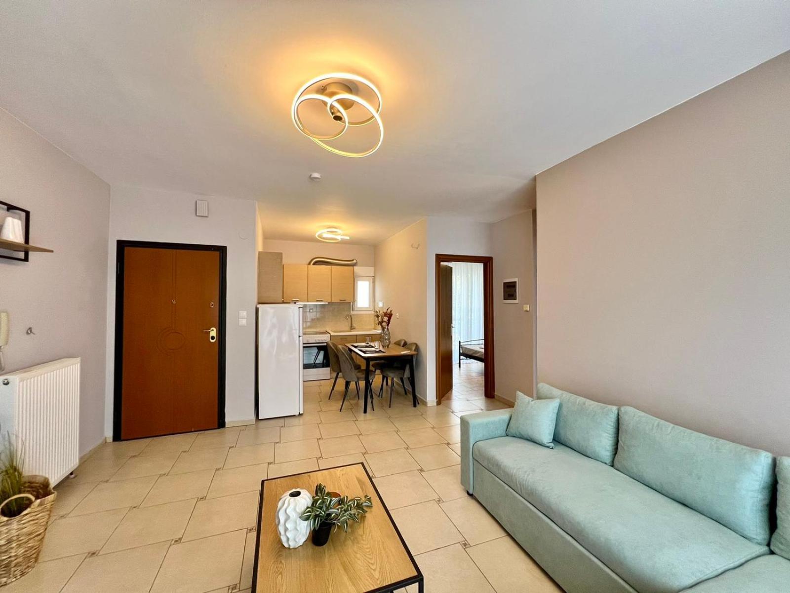P Deluxe Suites Β4 Неа Миханиона Екстериор снимка