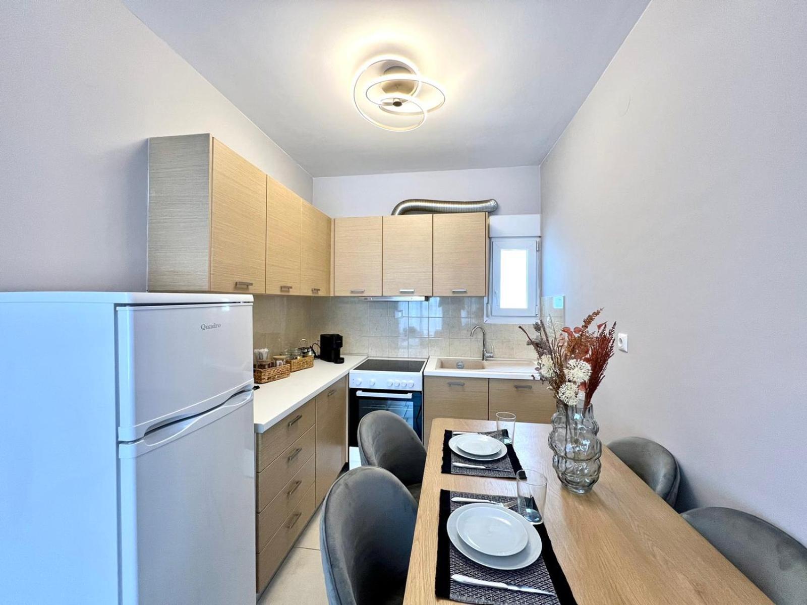 P Deluxe Suites Β4 Неа Миханиона Екстериор снимка