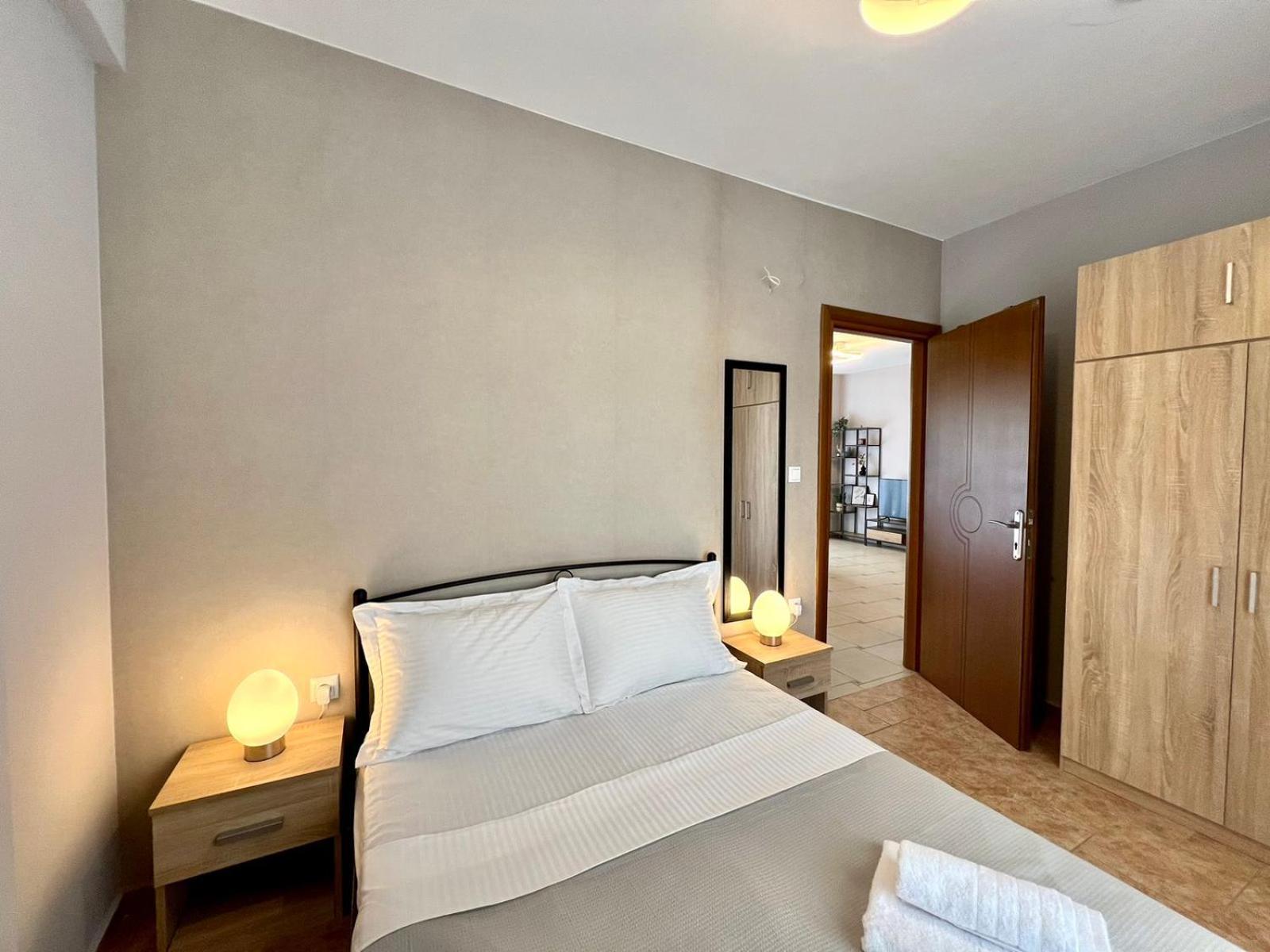 P Deluxe Suites Β4 Неа Миханиона Екстериор снимка