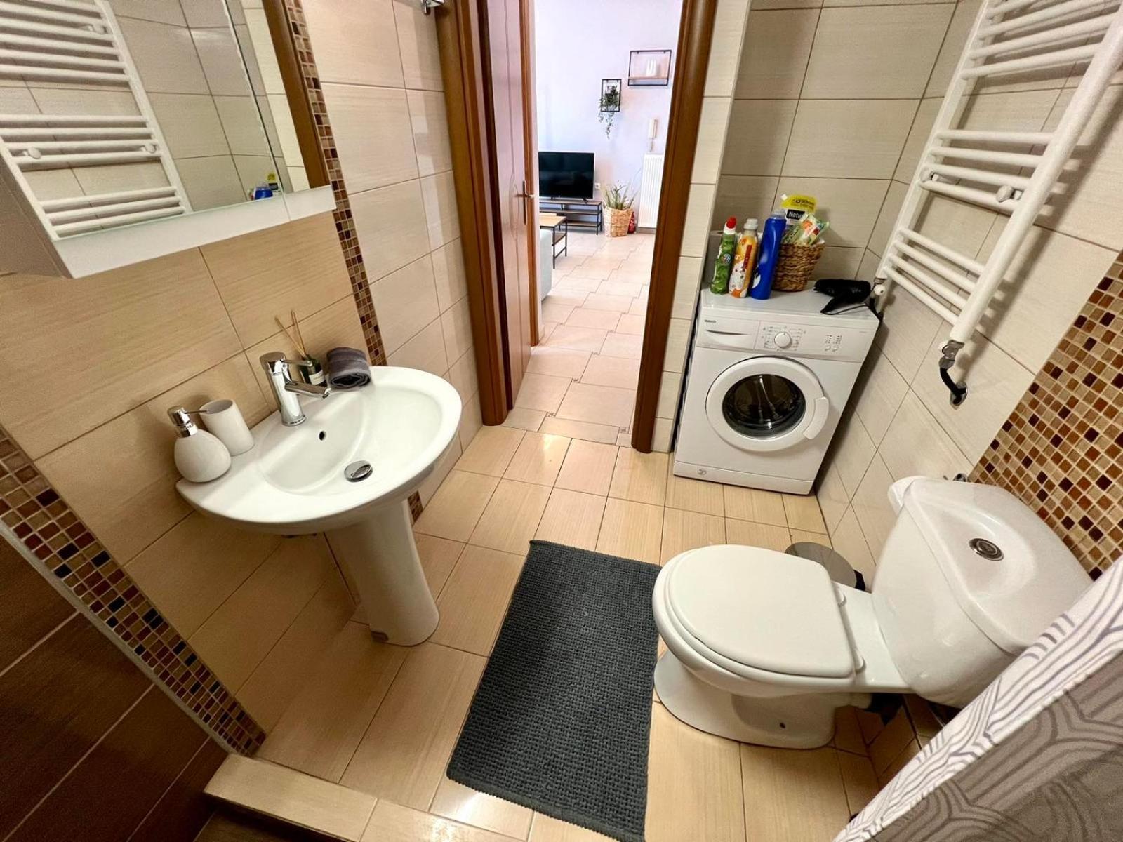 P Deluxe Suites Β4 Неа Миханиона Екстериор снимка