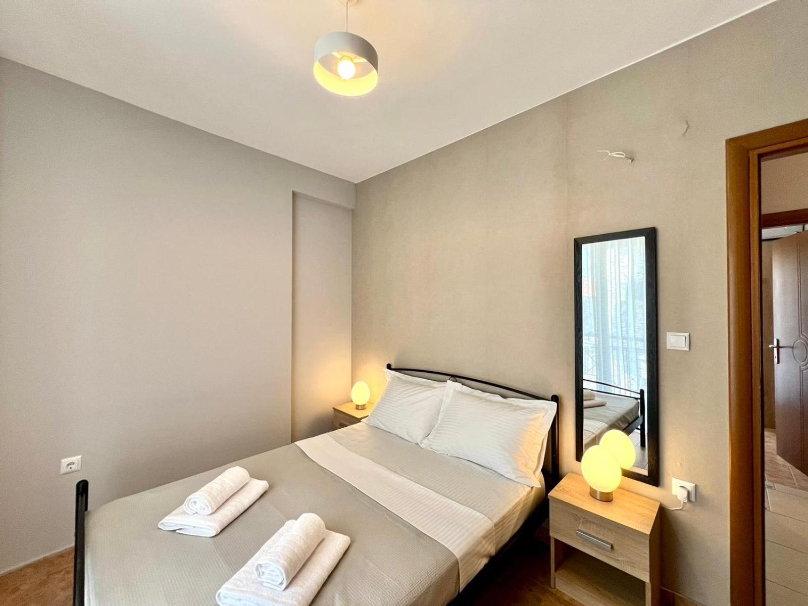 P Deluxe Suites Β4 Неа Миханиона Екстериор снимка