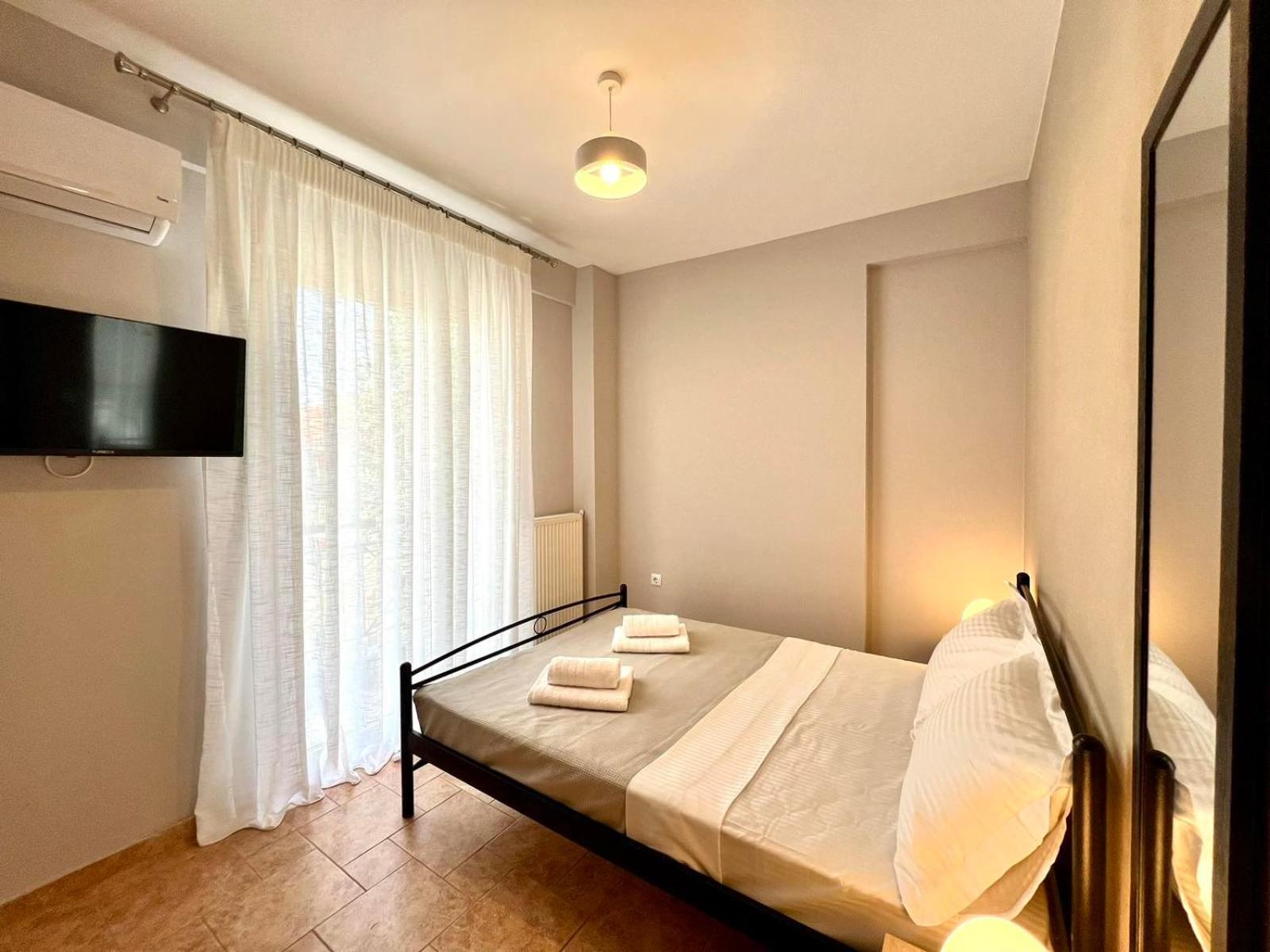 P Deluxe Suites Β4 Неа Миханиона Екстериор снимка