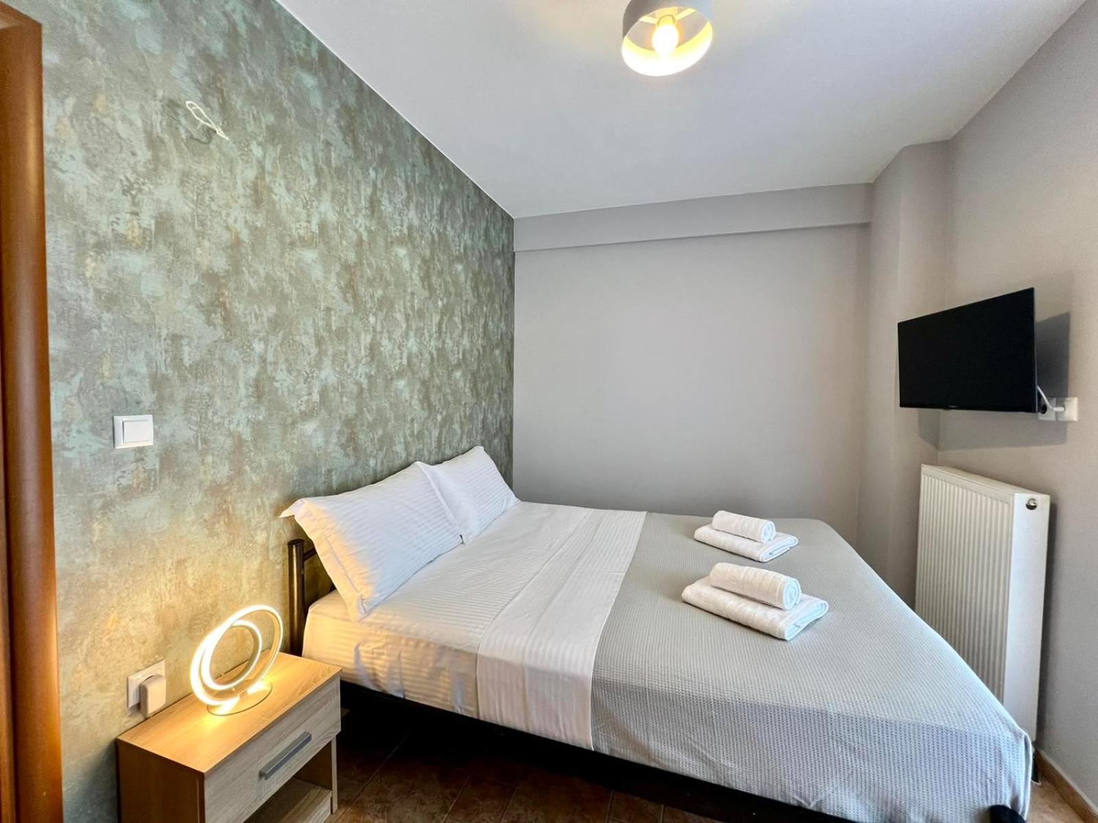 P Deluxe Suites Β4 Неа Миханиона Екстериор снимка
