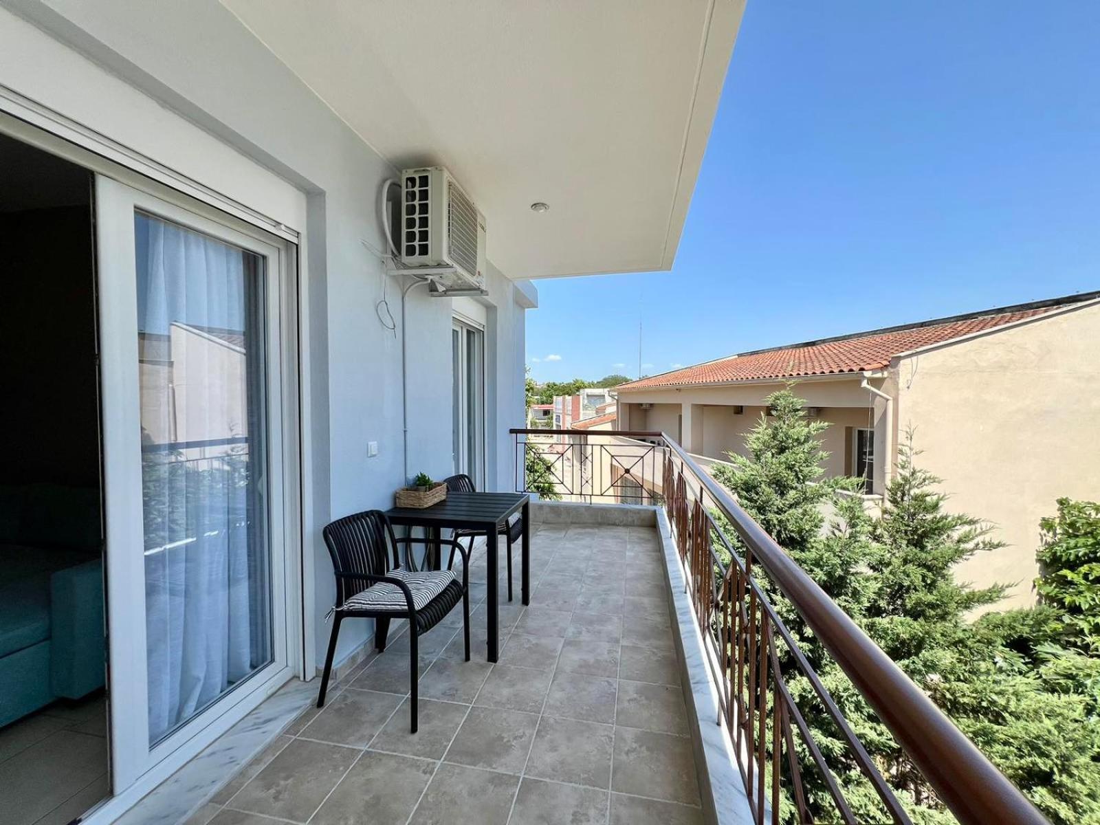 P Deluxe Suites Β4 Неа Миханиона Екстериор снимка