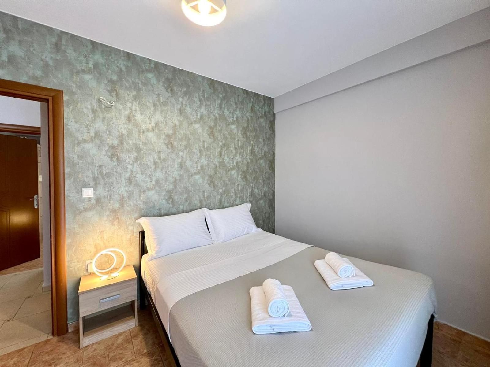 P Deluxe Suites Β4 Неа Миханиона Екстериор снимка